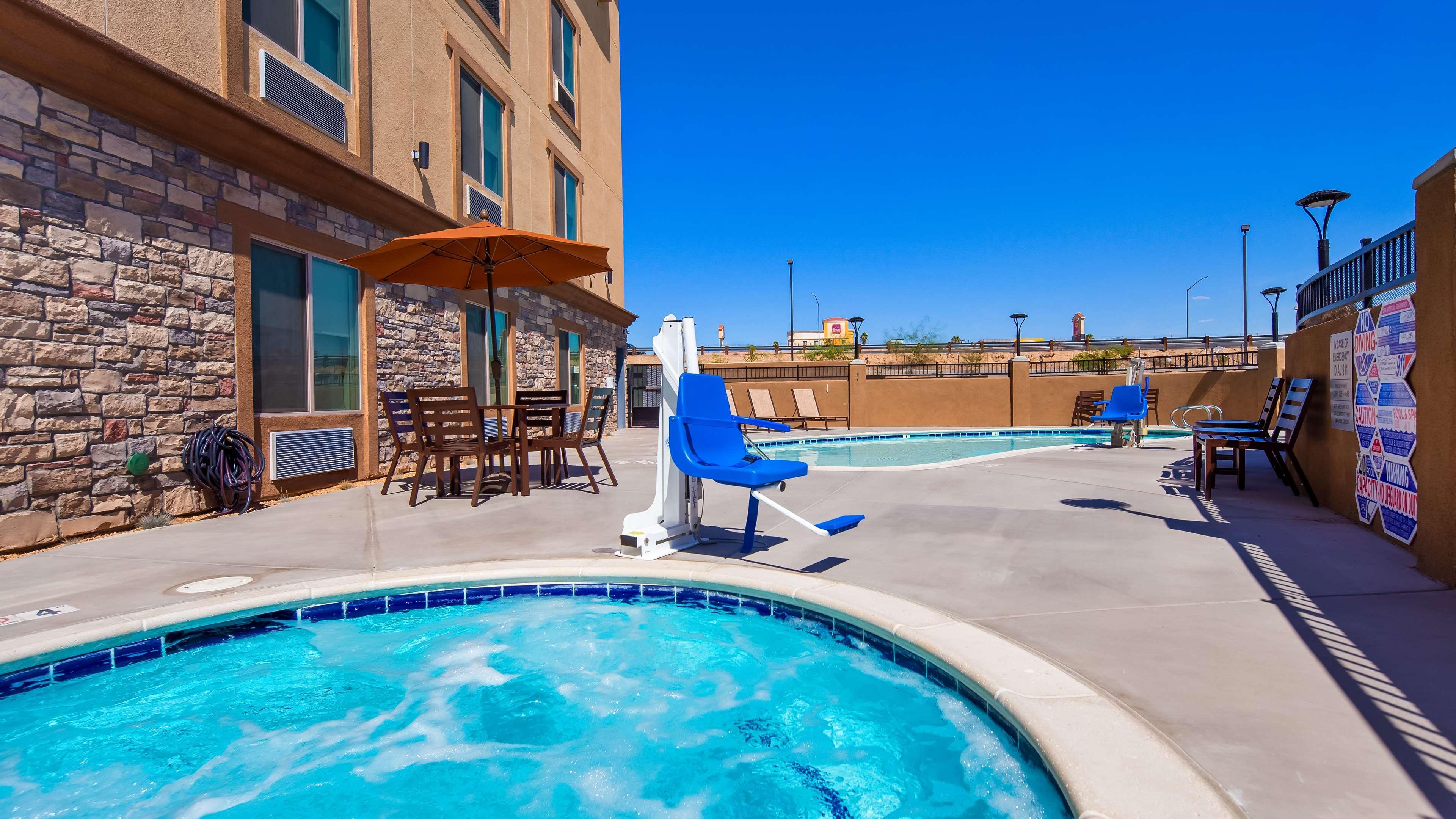 Best Western Plus New Barstow Inn & Suites מראה חיצוני תמונה